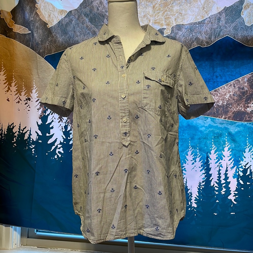 JCrew anchor button up short sleeve. Size M
